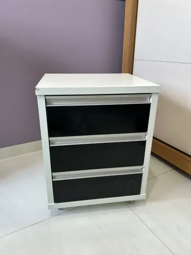 Criado-mudo Branco Com 3 Gavetas