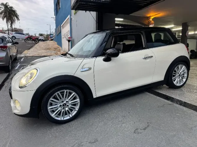 Mini Cooper S 2.0 Turbo 16V 3P Aut. 2015