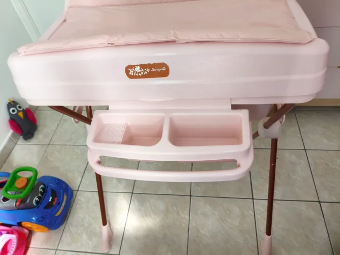 Banheira de bebê Burigotto Milenia Amour rosa