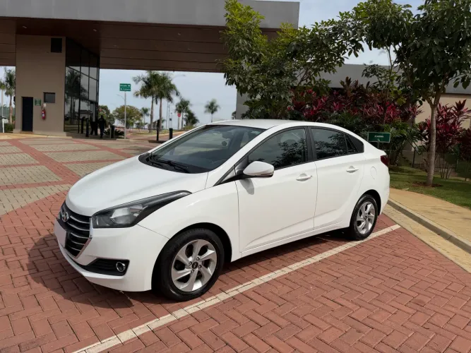 Hyundai HB20S C.plus/c.style 1.6 Flex 16V Mec.4p 2017