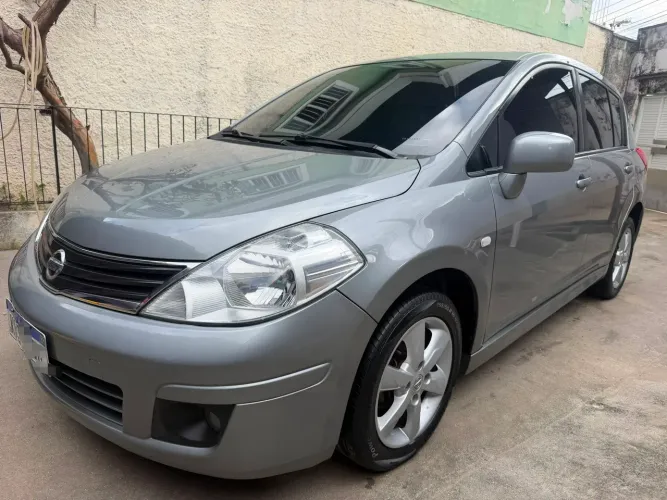 Nissan Tiida SL 1.8/1.8 Flex 16V Aut. 2013