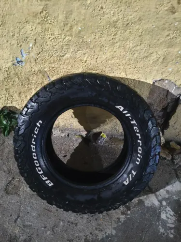 Pneu all terrain 285 65r18 bf goodrich