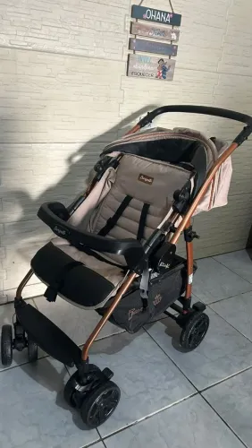 Carrinho de bebê 600,00 e bebê conforto 200,00 ( Aceito cartão)