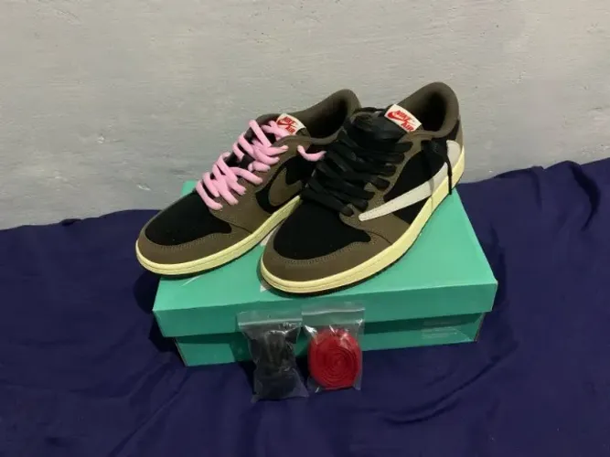 Air Jordan 1 Dark Mocha - 42