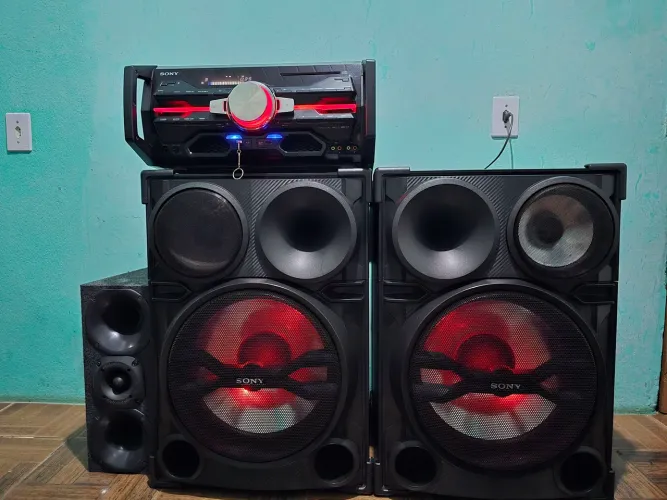 Vendo som sony sh2000 de 1.600wts rms de potência raridade som com ( BLUETOOTH  ) etc...