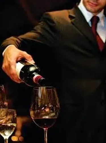MAÎTRE / SOMMELIER | LEBLON