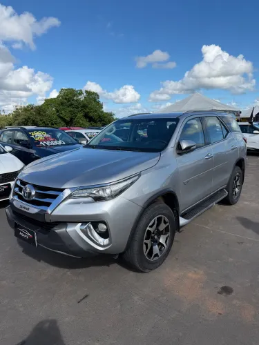 Toyota Hilux SW4 SRX 4X4 2.8 TDI 16V Dies. Aut. 2016