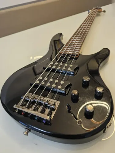 Baixo Yamaha TRBX 305 5 Cordas - Aceito Troca