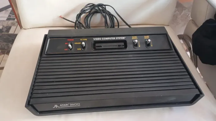 Atari 2600 só o console no estádo