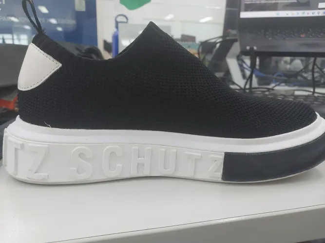 Tenis Schutz Black and white