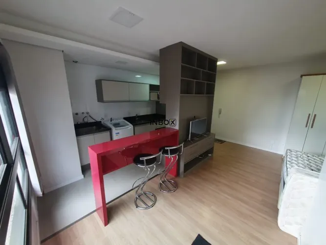 INBOX CIA IMOBILIÁRIA ALUGA - Apartamento de um quarto mobiliado no Centro.
