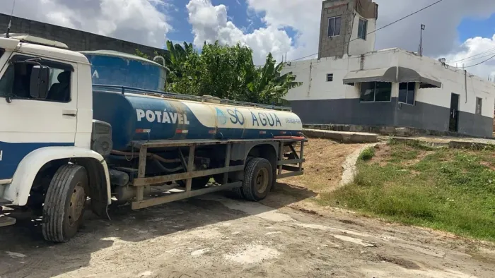 Caminhão pipa ,água potável