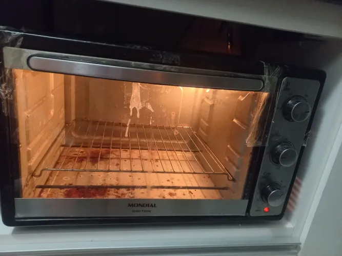 Forno elétrico Mondial com defeito 