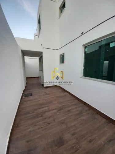 Excelente apartamento com área privativa, NOVO, à venda no Bairro Candelária.