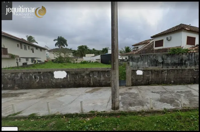 Terreno à venda na praia de Pernambuco em Guarujá Terreno à venda na praia de Pernambuco e