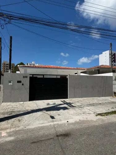 Casa nos Bancários a venda