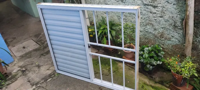 Veneziana de Aluminio 3 Folhas Com Grade Linha