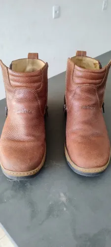 Bota zebu pouco usada