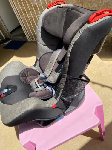 CADEIRINHA DE CARRO SEMI NOVA