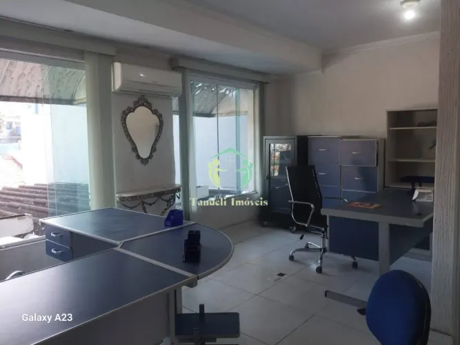 Espaço comercial para alugar com 230m² (Vila Scarpelli)
