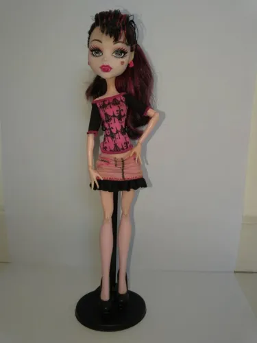Monster High Draculaura da coleção Scaris: City of Frights