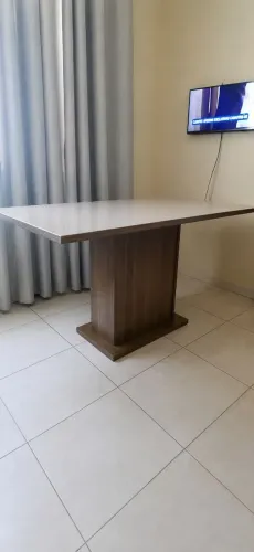 Mesa de jantar.