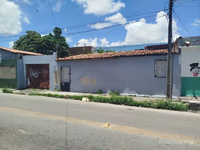 ALUGA-SE CASA SIMPLES NO BAIRRO PADRE ANDRADE