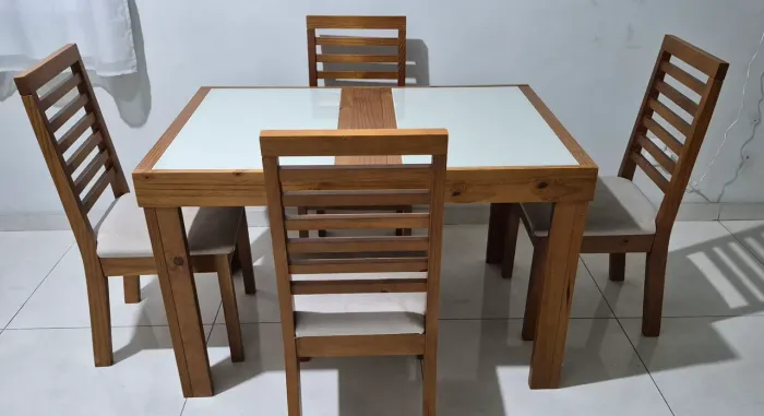 Conjunto de jantar de Madeira Maciça