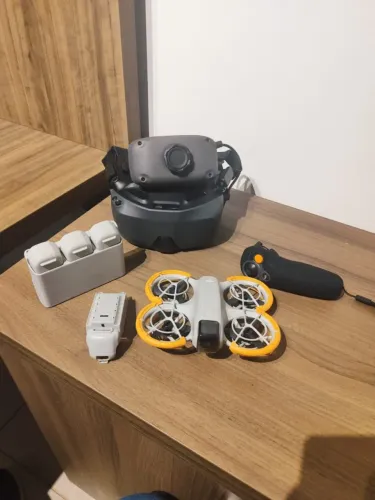 Drone DJI Neo Fly More Combo Completo + Bolsa e Caixas Originais