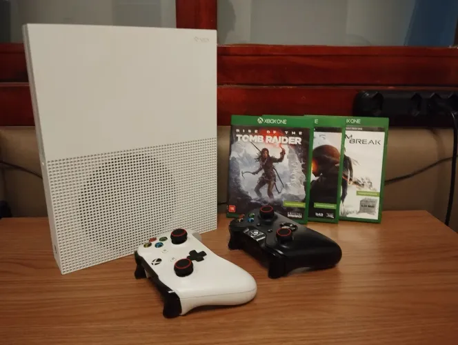 XBOX ONE S 1TB