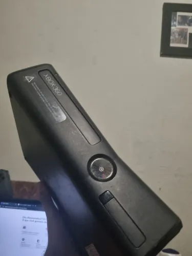 Xbox360 Slim desbloqueado (DEFEITO LUZ VERMELHA) 