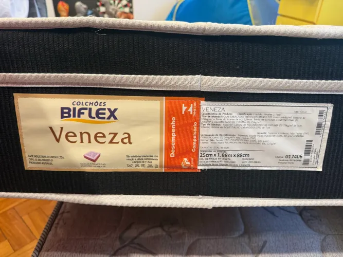 Bicama solteiro com colchão de molas ensacadas - Biflex Veneza