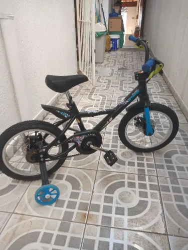 Bicicleta infantil - R$ 310,00