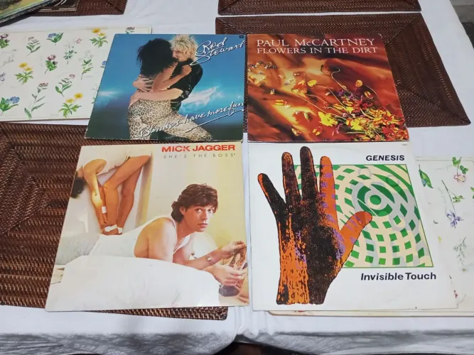 Lote 4 LPs Vinil - Paul McCartney + Rolling Stones + Genesis + Rod Stewart -contracapa