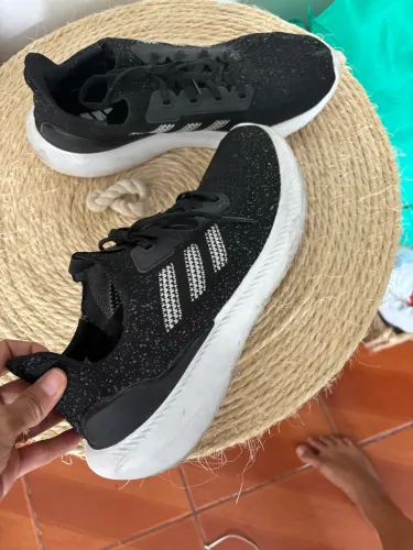 Tênis adidas tamanho 39