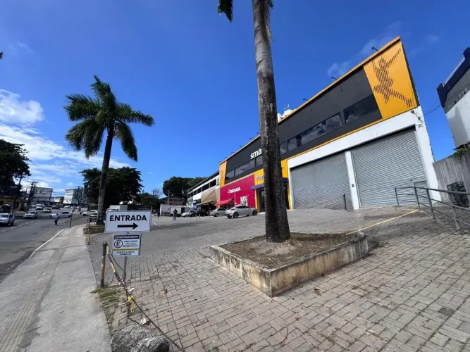 Imóvel para aluguel com 394 metros quadrados em Saboeiro - Salvador - BA
