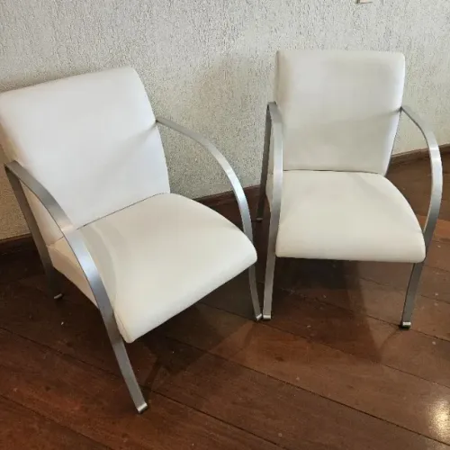 Conjunto 2 poltronas brancas