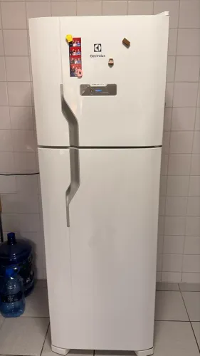 Geladeira Electrolux Frost Free Duplex - Super Conservada