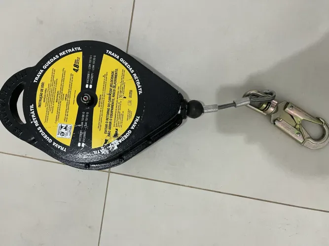 Trava Quedas Retrátil Com Cabo De Aço 4,8mm De 6m.