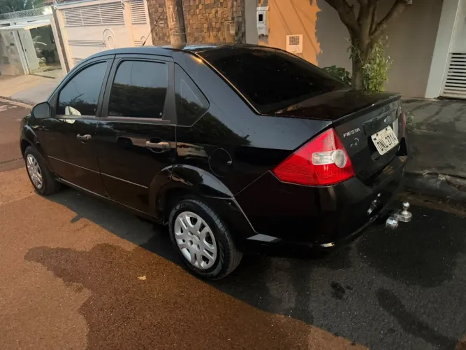 Ford Fiesta Sed. 1.6 8V Flex 4P 2005