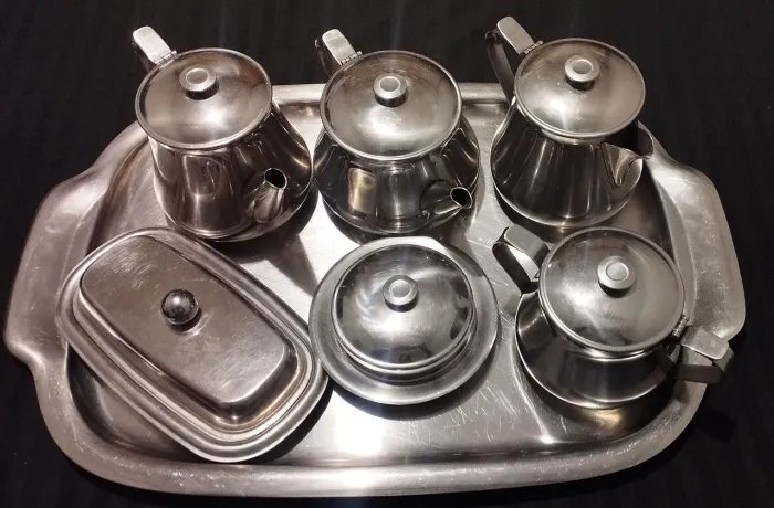 Conjunto Vintage 1986, Meridional Aço Inox 18/10 - 7 itens café, bandeja, Bule, leiteira.