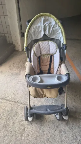 Carrinho de bebê Chicco cortina