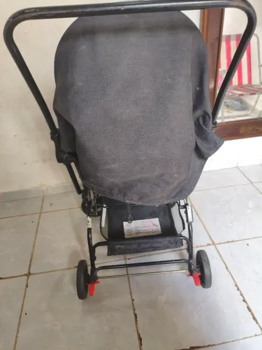 Carrinho de Bebê retrátil multikids