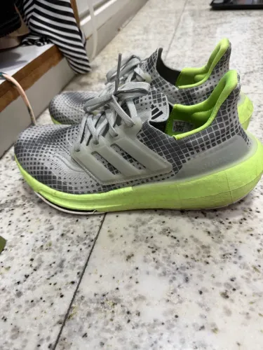 Adidas ultraboost muito novo