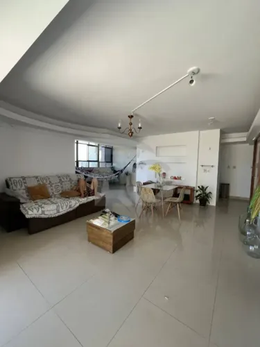 Apartamento de 290m² no Biarritz Plaza com 4 Quartos, Varanda, Lazer e 3 Garagens