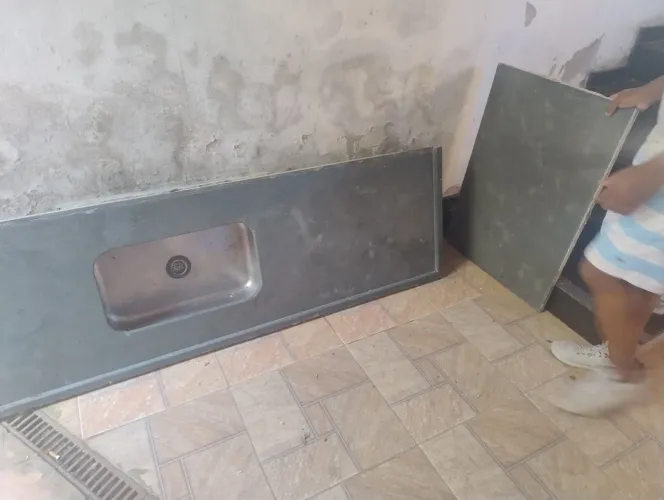 Pia de ardósia ótimo estado .