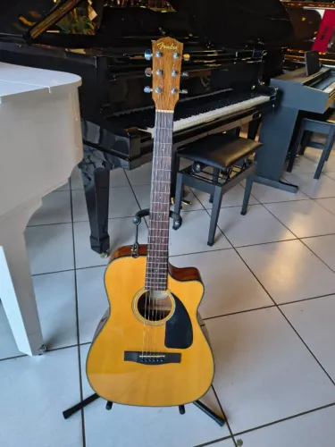 Violao Fender Cf60 com case usado Mixer Instrumentos Musicais