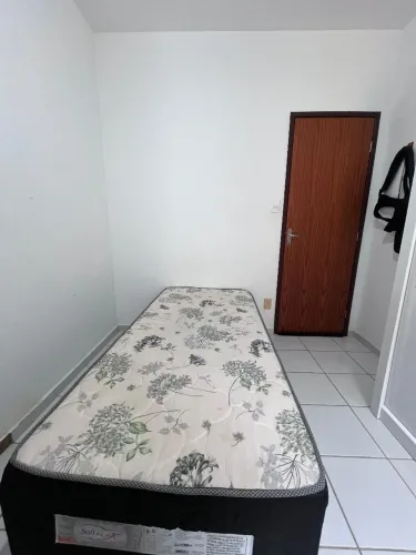 VENDO CAMA DE SOLTEIRO USADA 