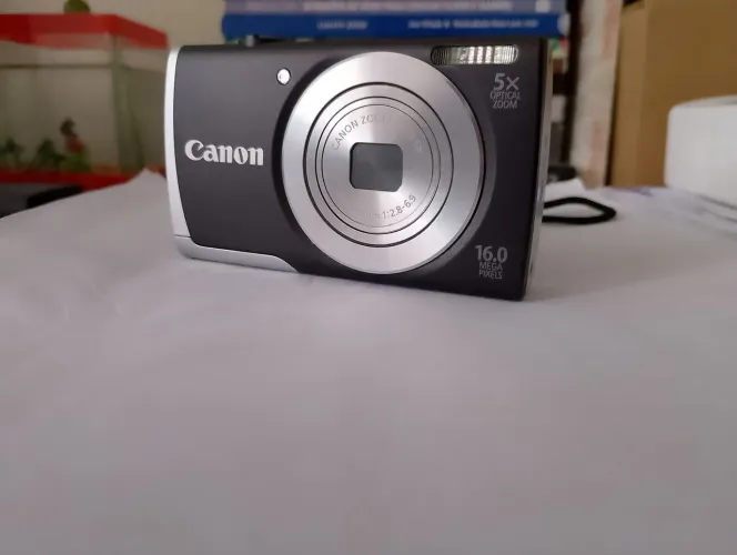 Máquina digital fotográfica Canon