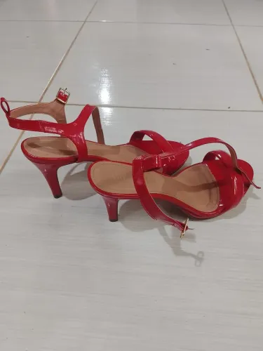 Salto alto vermelho (via scarpa- 38)